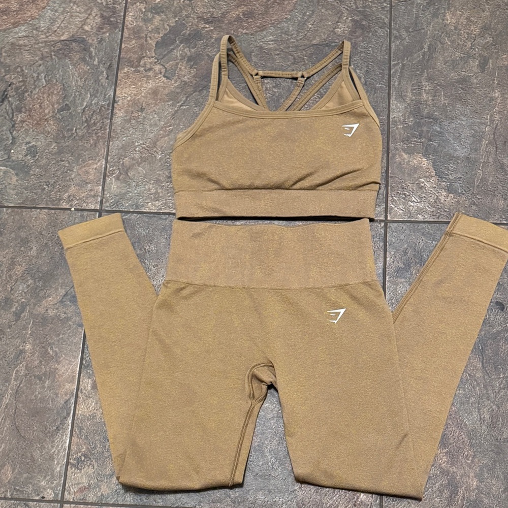 Gymshark Caramel/Brown Sports Bra and Leggings Set